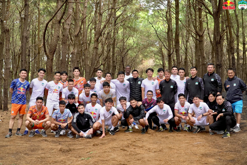 HLV Kiatisuk cải tổ toàn diện HAGL - Ảnh 2.