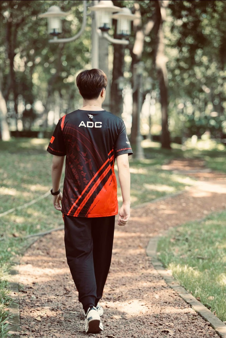 FL.ADC chính thức giải nghệ, tạm biệt "thần rừng"! - Ảnh 2.