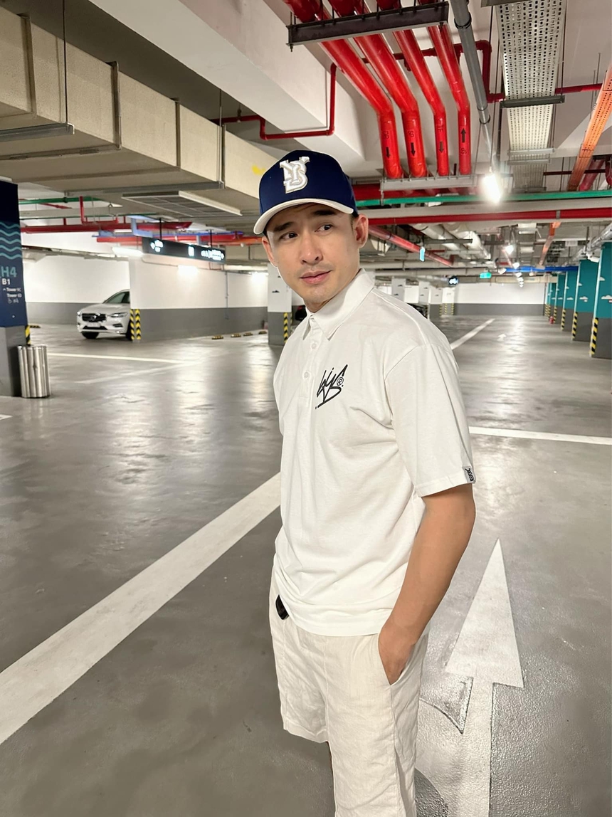 Dàn sao Vbiz rộn ràng ngày 29 Tết: Người khoe biệt thự sang trọn, người tặng bố mẹ cả căn hộ - Ảnh 9.