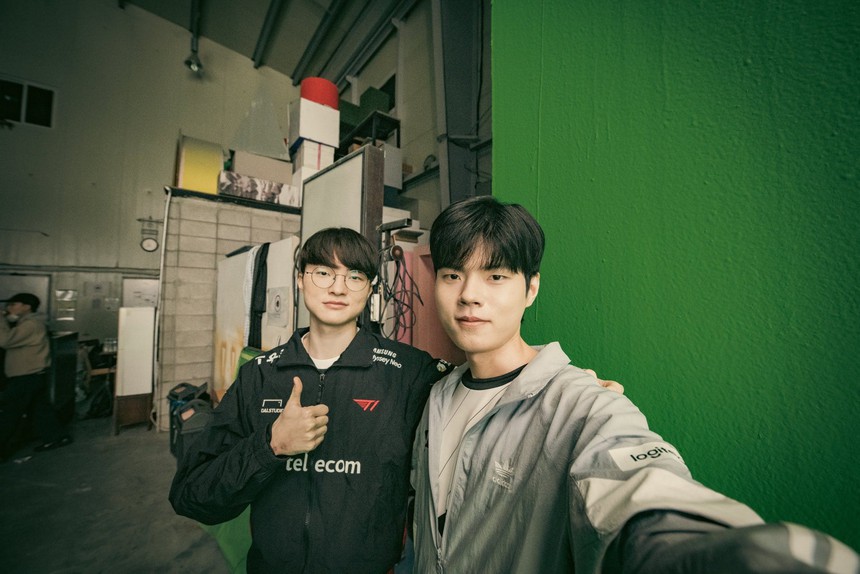 Faker chụp nghìn bức ảnh vẫn 1 kiểu tạo dáng, người duy nhất khiến "chủ tịch" thả tim hóa ra là đây! - Ảnh 3.