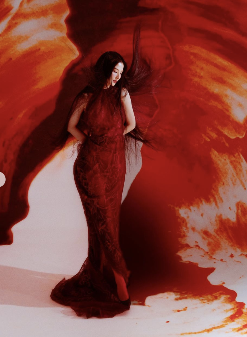 Dàn sao Vbiz rộn ràng ngày 29 Tết: Người khoe biệt thự sang trọn, người tặng bố mẹ cả căn hộ - Ảnh 12.