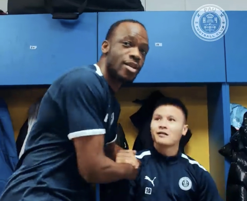 Quang Hải được đồng đội chào đón khi trở lại Pau FC sau AFF Cup 2022 - Ảnh 2. Quang Hải được đồng đội chào đón khi trở lại Pau FC sau AFF Cup 2022 - Ảnh 2.