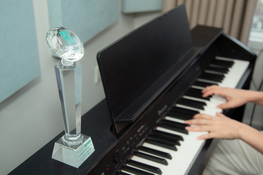 Bùi Công Nam: "Hồi mới vào nghề, cát-xê của tôi là 7-10 triệu cho 1 bài hát. Giờ đây con số đó gấp 10 lần..."  - Ảnh 17.