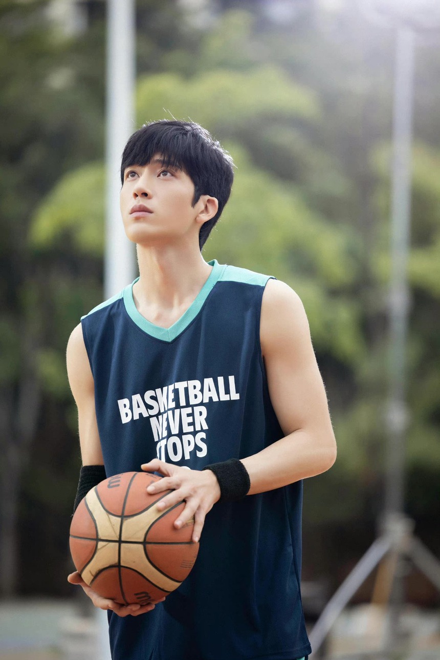 Đã đến lúc đi tìm 'siêu sao thế giới 2023' khiến fan tò mò bao năm: 2 mỹ nam họ Vương góp mặt, có người còn tự xưng chính là mình! - Ảnh 10.