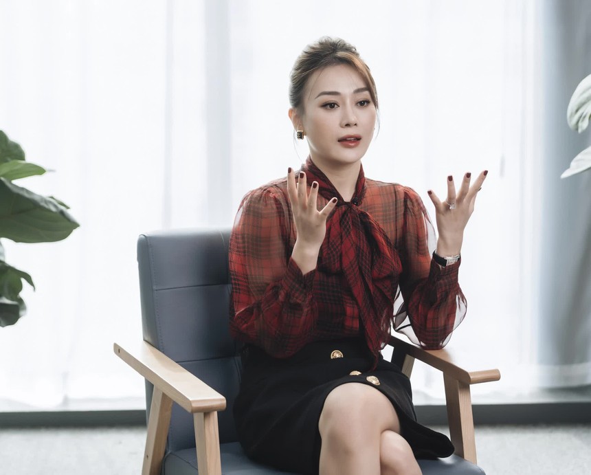 Phương Oanh hậu ồn ào: 'Tôi đâu đánh đổi sự nghiệp để có tình cảm, nó bị cướp mất đấy chứ!' - Ảnh 1.