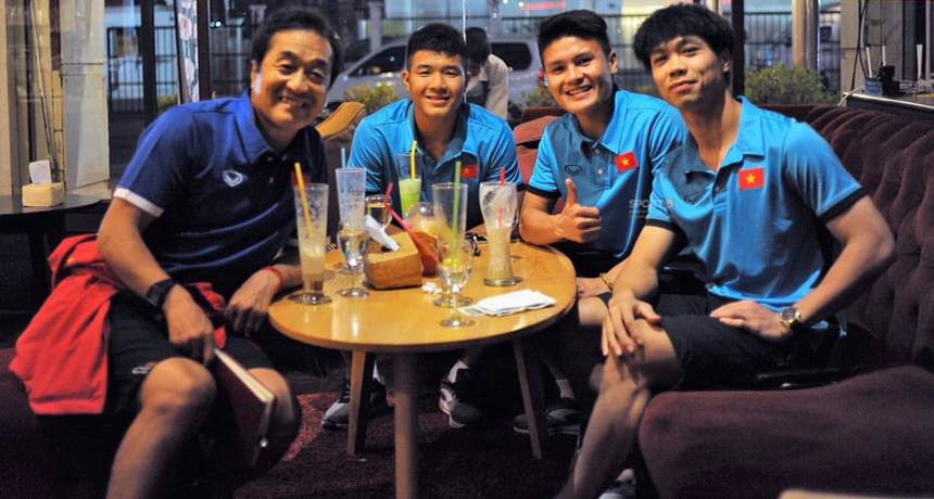 Trợ lý Lee Young-jin: Tôi mong các HLV mới tiếp tục khích lệ tuyển thủ Việt Nam xuất ngoại như Quang Hải, Công Phượng đã làm - Ảnh 2.