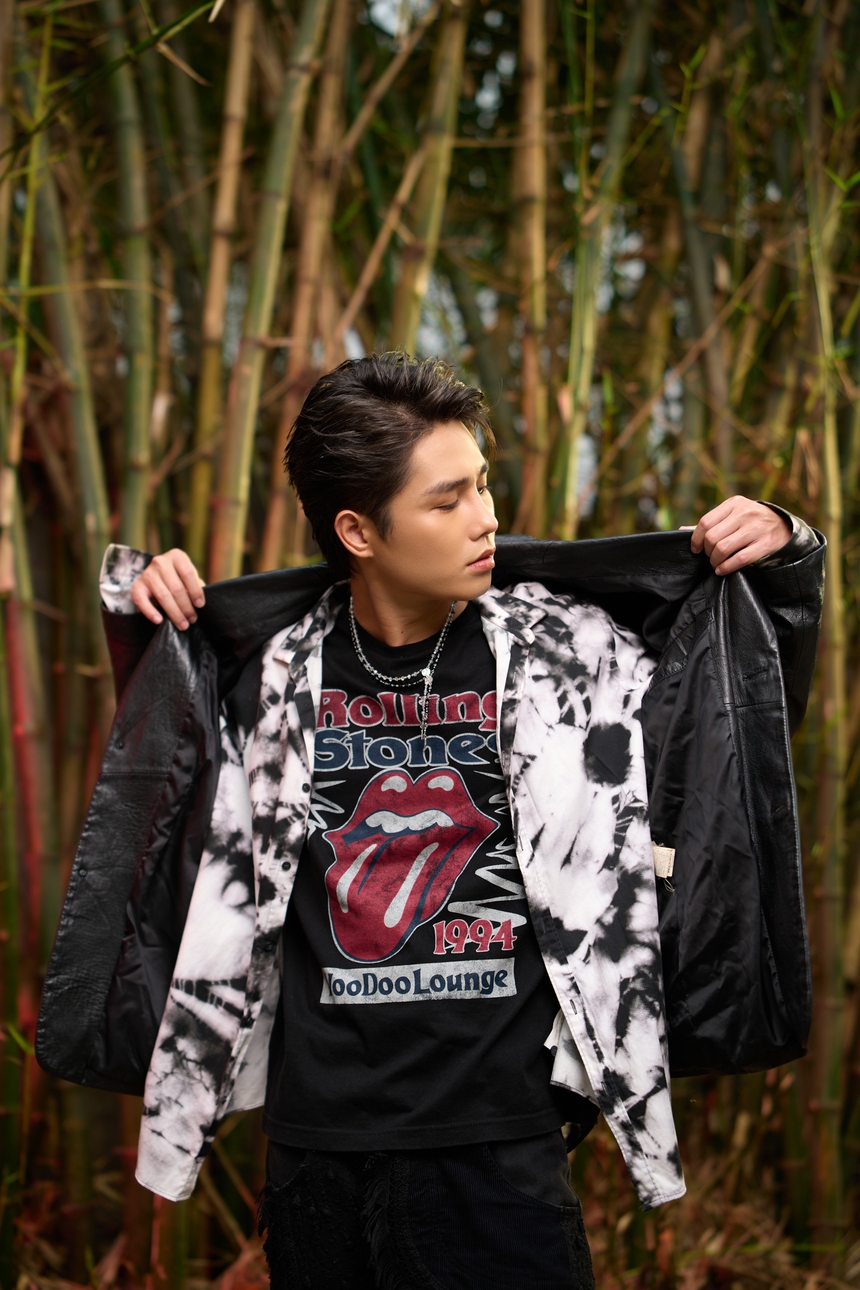 Tăng Duy Tân: Hàng xóm nói bà nội tôi “ca sĩ mà Tết về áo quần mới cũng không có mà mặc - theo đuổi cái gì viển vông thế?” - Ảnh 17. Tăng Duy Tân: Hàng xóm nói bà nội tôi “ca sĩ mà Tết về áo quần mới cũng không có mà mặc - theo đuổi cái gì viển vông thế?” - Ảnh 17.