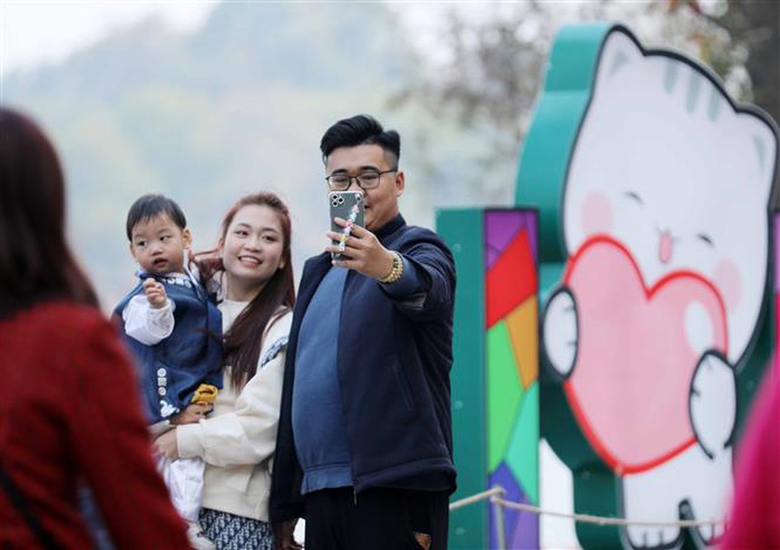 Hà Nội bình dị chiều 30 Tết - Ảnh 3.