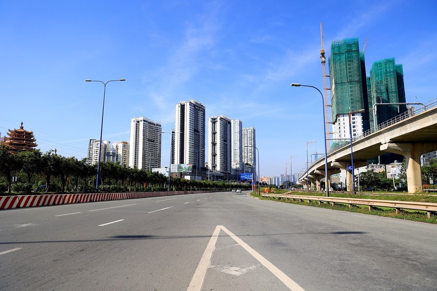 Thành phố Hồ Chí Minh ngày 30 Tết Quý Mão 2023 - Ảnh 7.