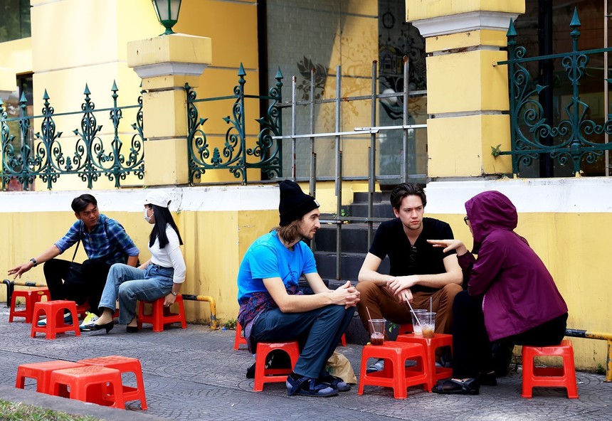 Thành phố Hồ Chí Minh ngày 30 Tết Quý Mão 2023 - Ảnh 2.
