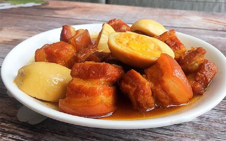 Đầu năm ăn gì cho "đỏ": Những món mà người Việt hay ăn trong ngày Tết để mang lại may mắn - Ảnh 6.