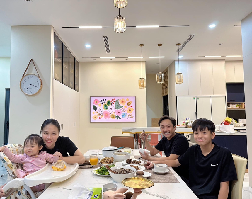 Biệt thự của các sao Việt ngày Tết: Nhà Cường Đô La siêu hoành tráng, Bảo Thy tự bắn pháo hoa  - Ảnh 7.