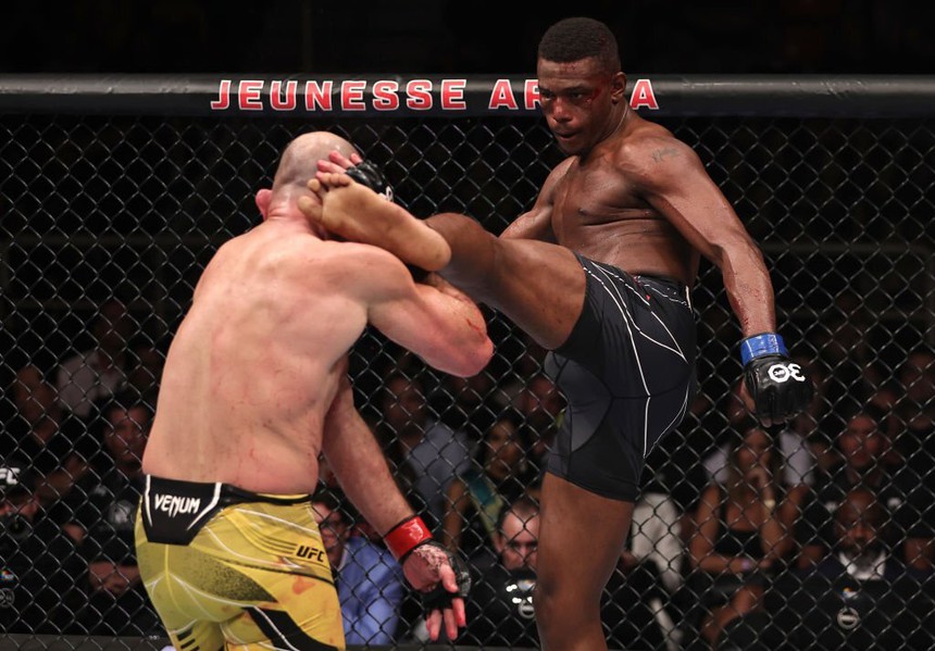 Jamahal Hill giành đai UFC sau chiến thắng trước Glover Teixeira, bật khóc vì xúc động - Ảnh 1. Jamahal Hill giành đai UFC sau chiến thắng trước Glover Teixeira, bật khóc vì xúc động - Ảnh 1.