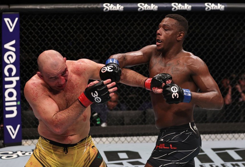 Jamahal Hill giành đai UFC sau chiến thắng trước Glover Teixeira, bật khóc vì xúc động - Ảnh 3. Jamahal Hill giành đai UFC sau chiến thắng trước Glover Teixeira, bật khóc vì xúc động - Ảnh 3.