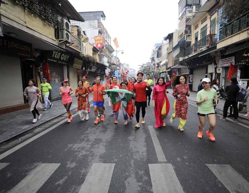 Một Hà Nội bình dị sớm đầu năm Quý Mão - Ảnh 3.