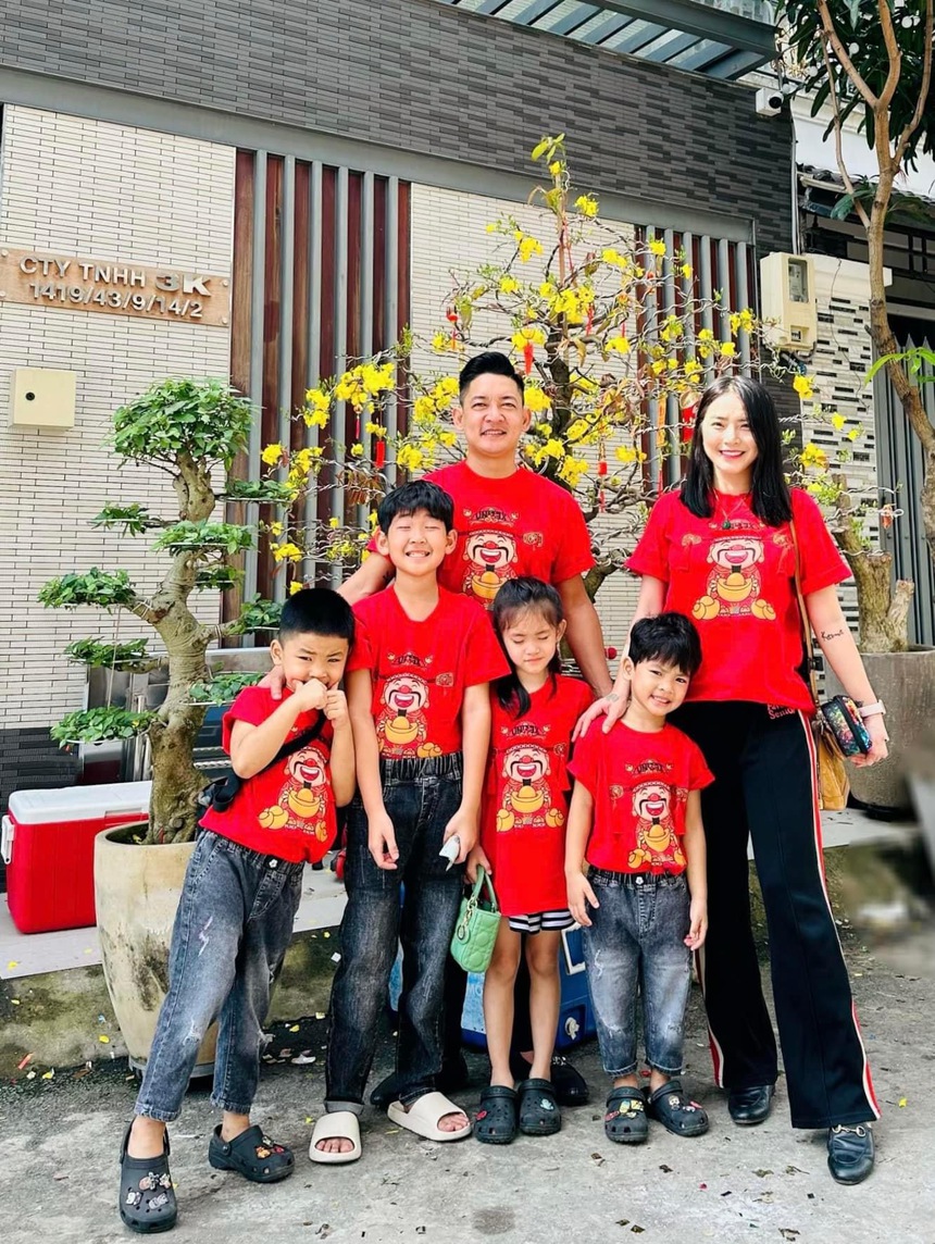 Sao Việt ngày Mồng 1 Tết: Loạt cặp đôi thi nhau phát 'cẩu lương', Anh Tú khoe Diệu Nhi lần đầu làm 1 việc  - Ảnh 5.