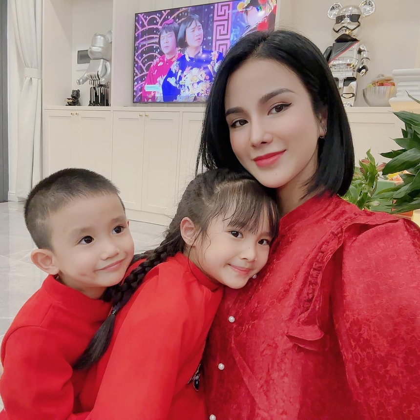 Diệp Lâm Anh gặp lại con trai, để lộ 1 chi tiết khác biệt liên quan đến gia đình chồng cũ - Ảnh 2.