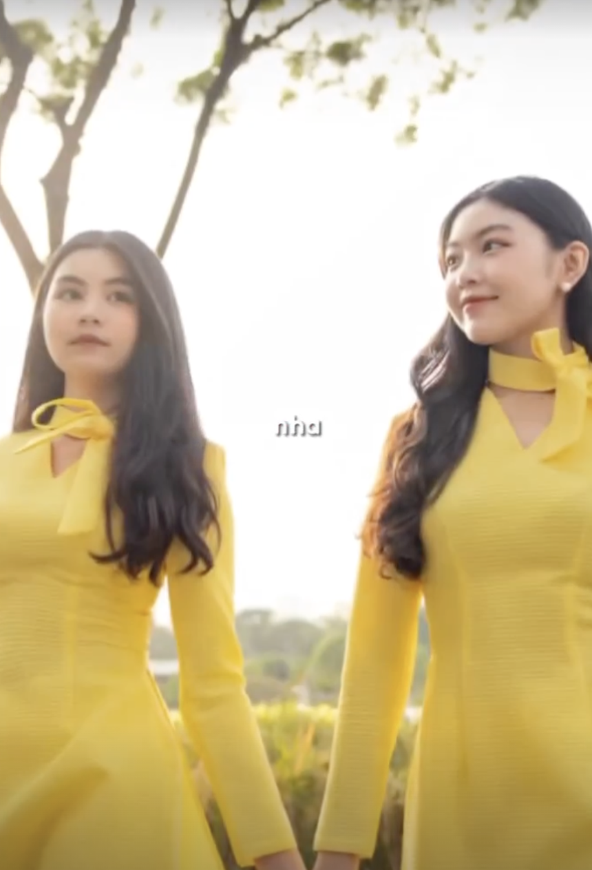 Khoe ảnh du xuân đầu năm, hai con gái nhà MC Quyền Linh khiến netizen xuýt xoa nhờ "visual" không kém hoa hậu - Ảnh 2.