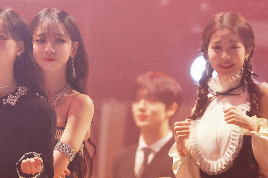 Jang Wonyoung (IVE) đọ sắc cùng Karina (aespa), netizen tấm tắc: "Ngoại hình thế này nên lắm thị phi!" - Ảnh 1.