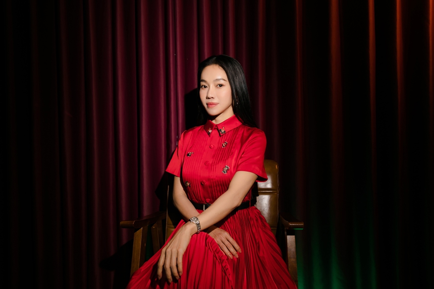 "Bà trùm Hoa hậu" Phạm Kim Dung: Đợi ngày mặc áo cô dâu, làm đám cưới chính thức với đạo diễn Hoàng Nhật Nam - Ảnh 3. "Bà trùm Hoa hậu" Phạm Kim Dung: Đợi ngày mặc áo cô dâu, làm đám cưới chính thức với đạo diễn Hoàng Nhật Nam - Ảnh 3.