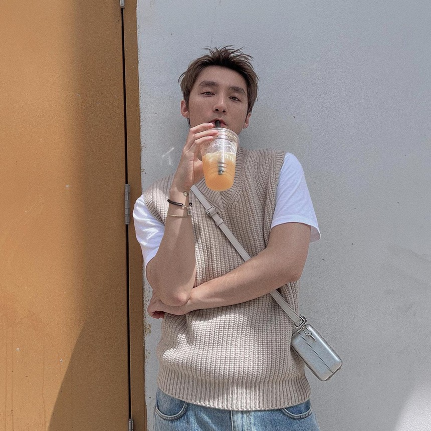 Mùng 2 Tết Sơn Tùng hát gửi người "đặc biệt": "Một tình yêu, một trái tim cho em"! - Ảnh 1.