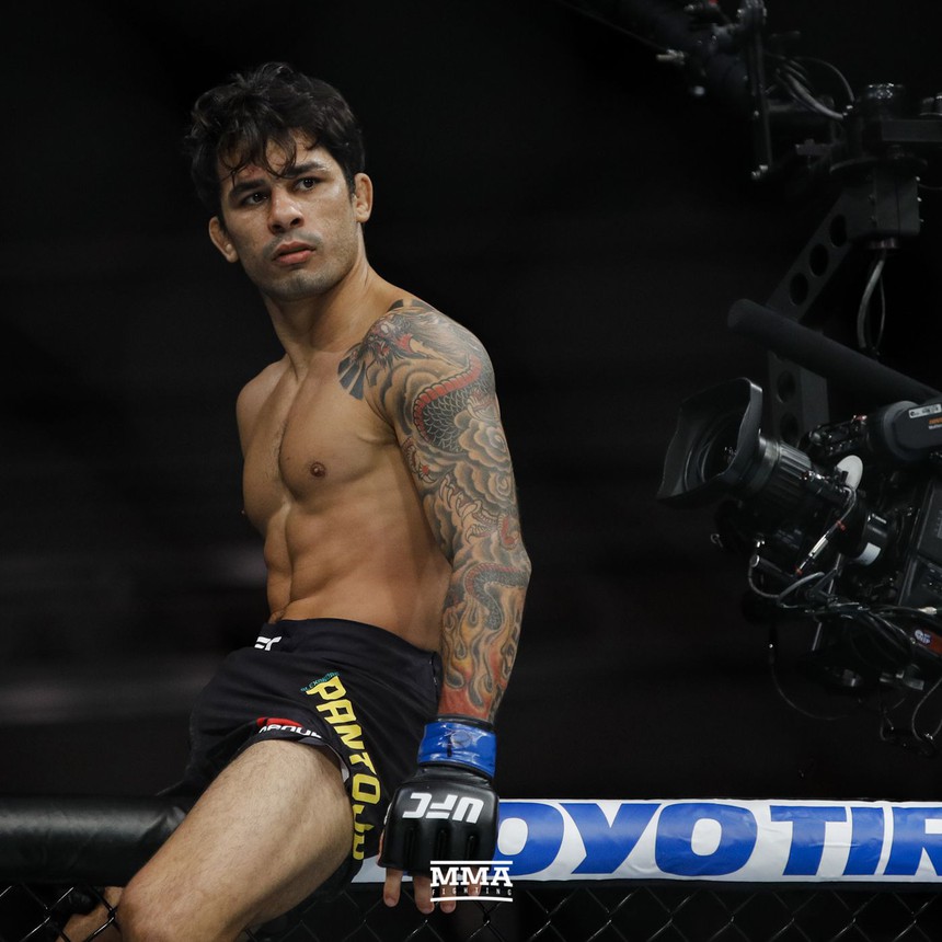 Brandon Moreno và những thách thức trước mắt sau khi giành lên ngôi tại UFC - Ảnh 3. Brandon Moreno và những thách thức trước mắt sau khi giành lên ngôi tại UFC - Ảnh 3.