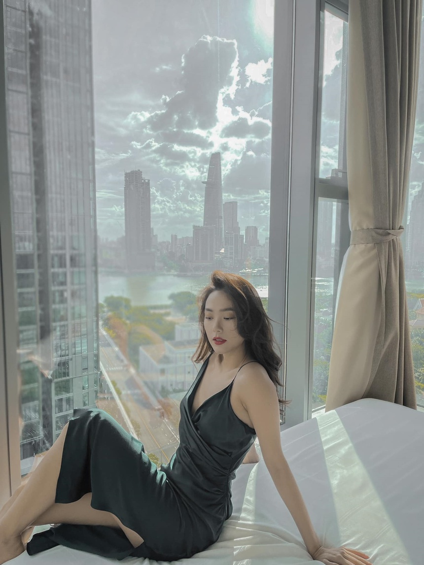 Cuộc sống viên mãn của 'nữ hoàng quảng cáo' tuổi Mão: Dinh thự như cung điện, xế hộp 'thích thì nhích' vài tỷ một chiếc - Ảnh 3.