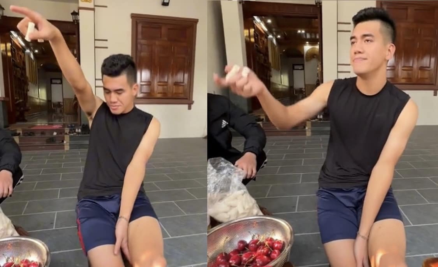 Tấn Tài "gánh vợ", Tiến Linh tạo dáng "độc lạ Bình Dương" ngày Tết - Ảnh 4. Tấn Tài "gánh vợ", Tiến Linh tạo dáng "độc lạ Bình Dương" ngày Tết - Ảnh 4.