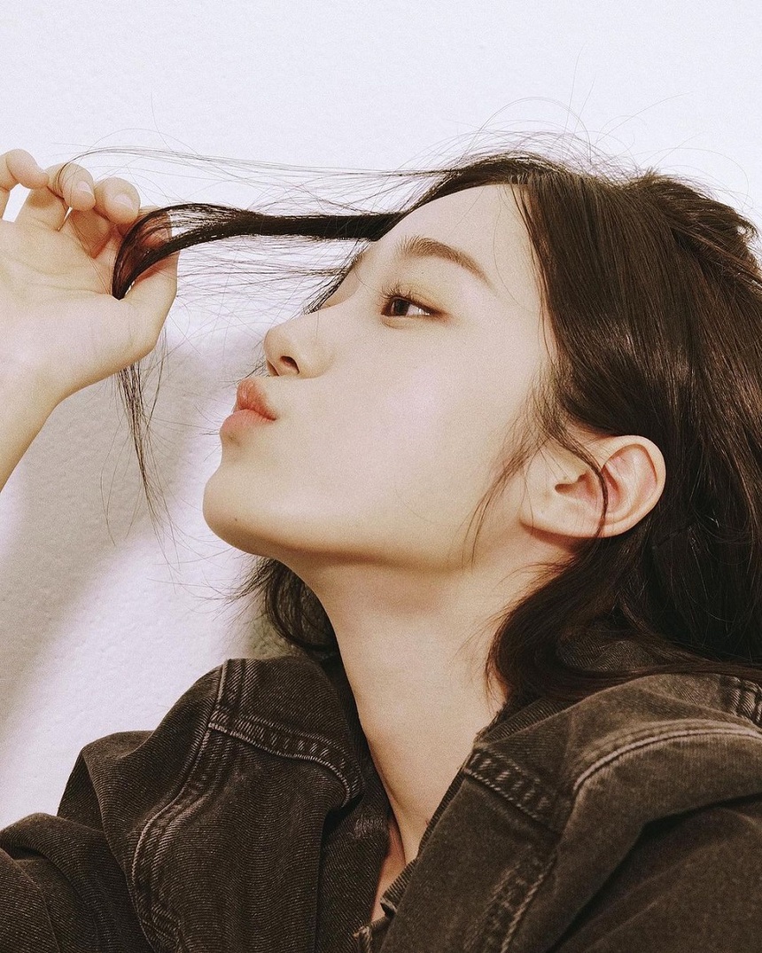 Màn ảnh Hàn xuất hiện một 'tiên nữ học đường', tốt nghiệp trường đại học cho các 'nữ cường nhân' - Ảnh 11. Màn ảnh Hàn xuất hiện một 'tiên nữ học đường', tốt nghiệp trường đại học cho các 'nữ cường nhân' - Ảnh 11.