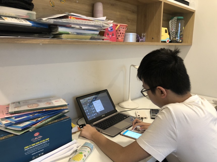 Học sinh cuối cấp học xuyên Tết để chuẩn bị cho các kỳ thi: Bào mòn sức khỏe hay lựa chọn khôn ngoan? - Ảnh 3. Học sinh cuối cấp học xuyên Tết để chuẩn bị cho các kỳ thi: Bào mòn sức khỏe hay lựa chọn khôn ngoan? - Ảnh 3.