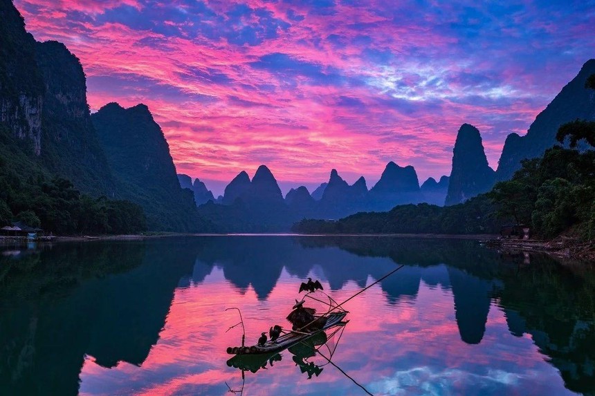 Cụ ông kế thừa kỹ thuật bắt cá cổ xưa: Không dùng cần câu hay lưới, chỉ cần điều khiển những con chim bơi lội cực giỏi - Ảnh 6.