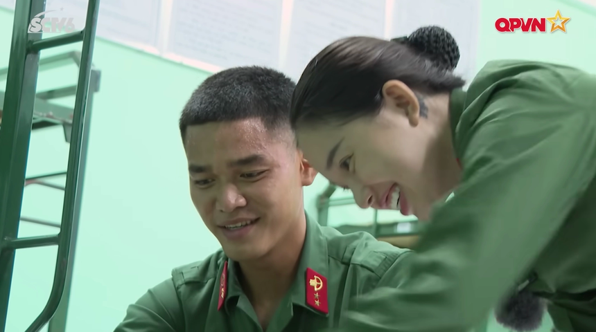 Linh Ngọc Đàm được “đẩy thuyền” với chiến sĩ trẻ ở Sao Nhập Ngũ, bạn trai giàu có ghen ra mặt khi  - Ảnh 4.