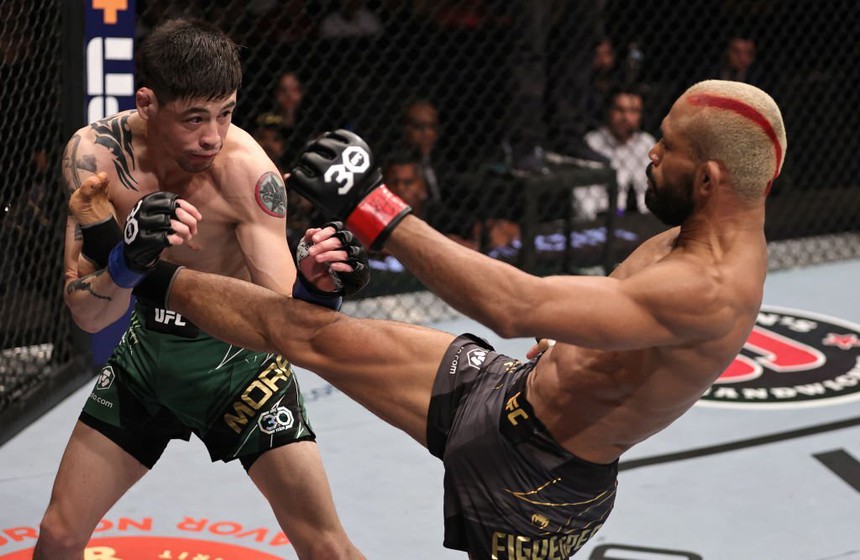 Brandon Moreno và những thách thức trước mắt sau khi giành lên ngôi tại UFC - Ảnh 1. Brandon Moreno và những thách thức trước mắt sau khi giành lên ngôi tại UFC - Ảnh 1.