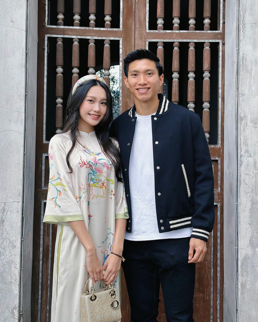 Văn Hậu đưa bạn gái về nhà đốt pháo hoa - Ảnh 2.