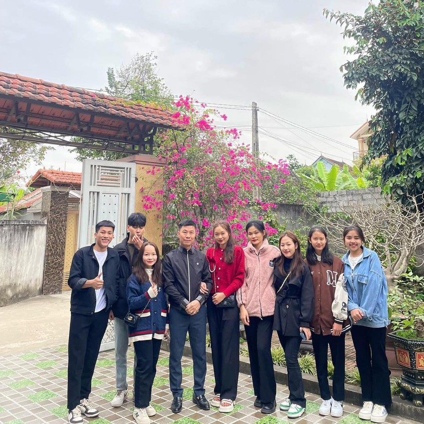 Đầu năm mới, dân mạng khoe ảnh bạn học bật chế độ "tàng hình" trong buổi họp lớp: Đứa nào từng khóc nhiều nhất ngày chia tay chắc chắn không xuất hiện! - Ảnh 2.