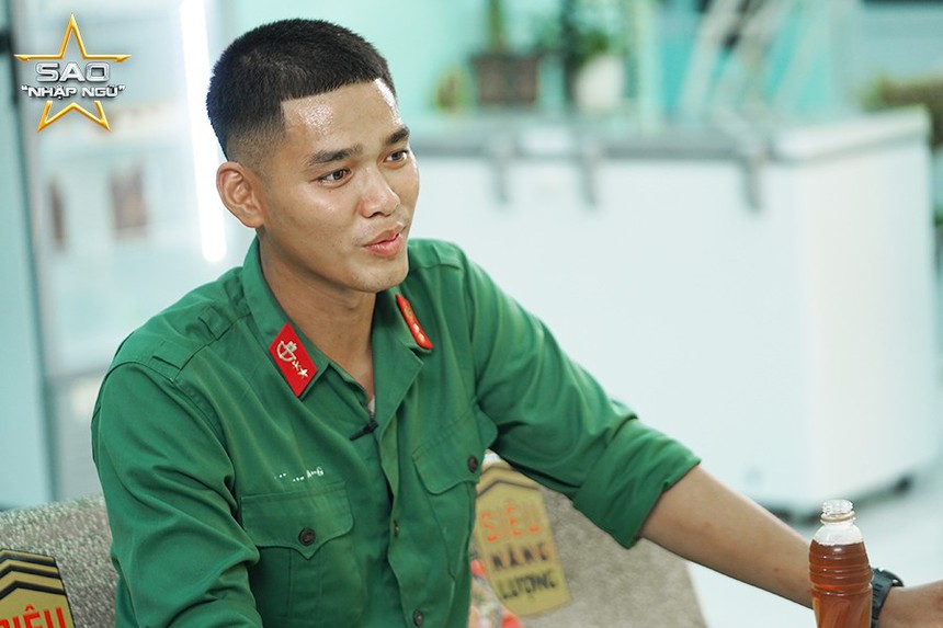 Linh Ngọc Đàm tỏ thái độ cực gắt khi quân nhân cao 1m83 bị đồng đội trêu 'bỏ người yêu đi với hot streamer' - Ảnh 2.