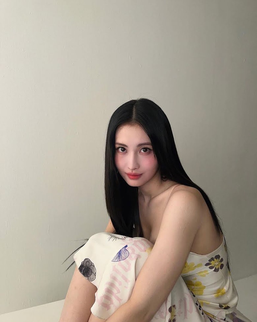 Momo Twice khoe nhan sắc khác lạ với kiểu tóc mới - Ảnh 4. Momo Twice khoe nhan sắc khác lạ với kiểu tóc mới - Ảnh 4.