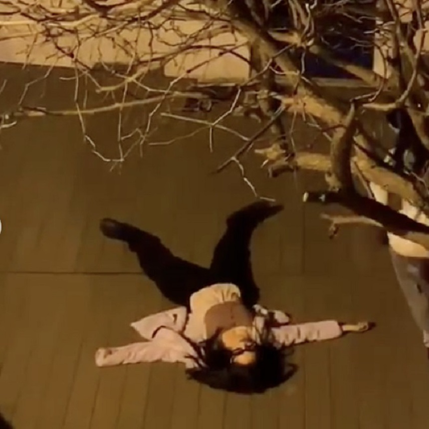 Cư dân mạng thích thú với bức ảnh ‘say xỉn’ của Han So Hee - Ảnh 8.