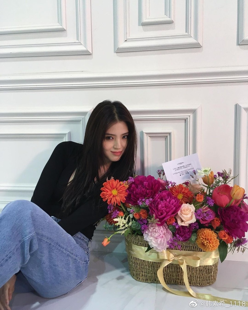 Cư dân mạng thích thú với bức ảnh ‘say xỉn’ của Han So Hee - Ảnh 5.