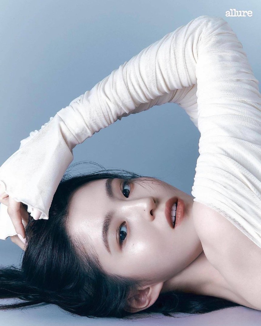 Cư dân mạng thích thú với bức ảnh ‘say xỉn’ của Han So Hee - Ảnh 4.