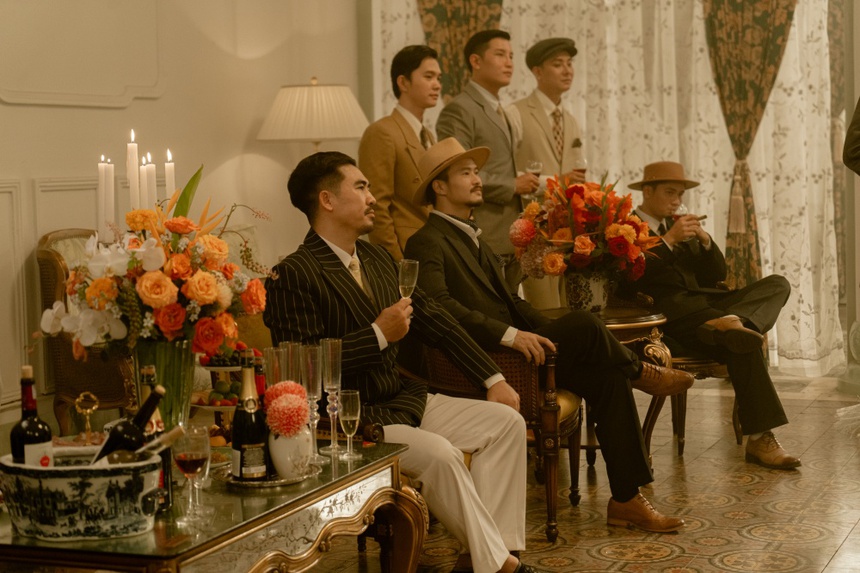 Phim Tết 'Chị chị em em 2' may 1.000 bộ đồ cho diễn viên quần chúng, Minh Hằng bị rách màng nhĩ - Ảnh 4. Phim Tết 'Chị chị em em 2' may 1.000 bộ đồ cho diễn viên quần chúng, Minh Hằng bị rách màng nhĩ - Ảnh 4.