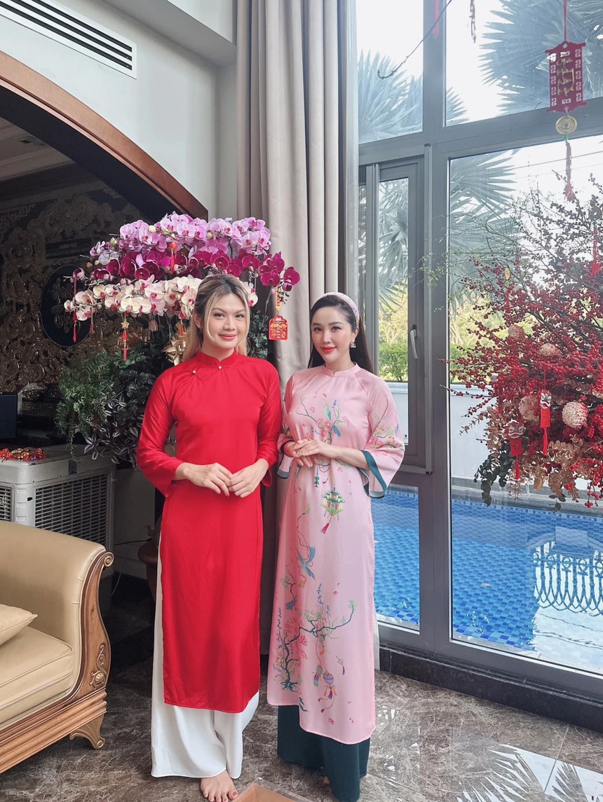 Hội mẹ bỉm Vbiz đọ sắc: Phạm Hương quá thần thái, Phanh Lee chuẩn phu nhân hào môn  - Ảnh 5.