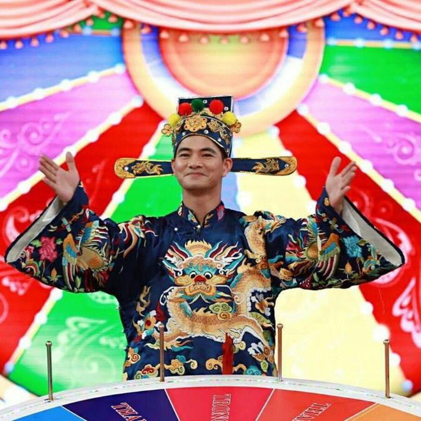 NSƯT Xuân Bắc vẫn giữ một động thái dù gây tranh cãi về phát ngôn mắng khán giả chê 'Táo Quân' - Ảnh 4. NSƯT Xuân Bắc vẫn giữ một động thái dù gây tranh cãi về phát ngôn mắng khán giả chê 'Táo Quân' - Ảnh 4.