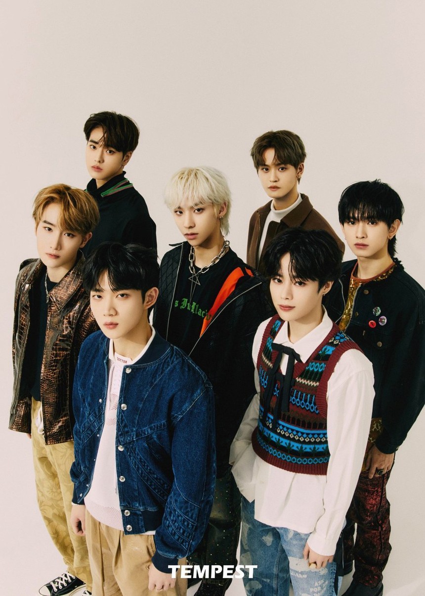 Một idol Kpop bất ngờ ăn Tết, ngắm pháo hoa ở Việt Nam  - Ảnh 7.