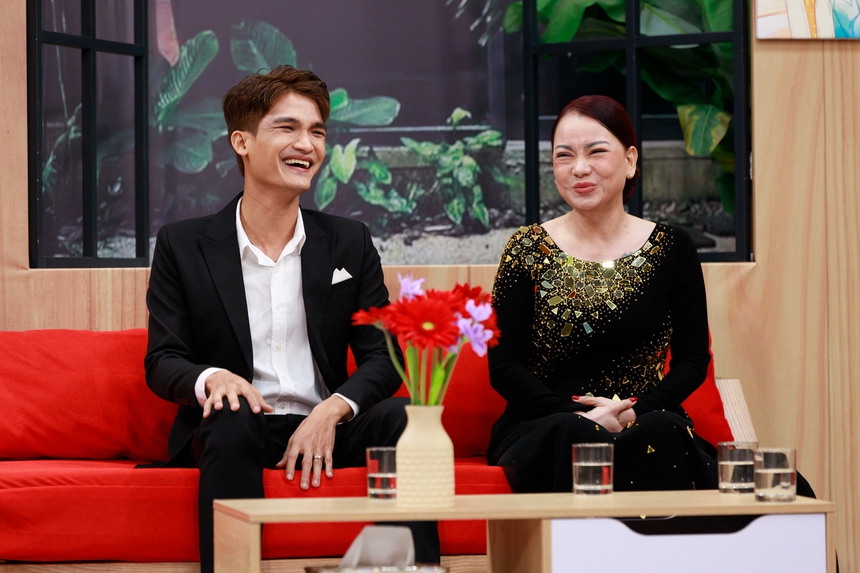 Mạc Văn Khoa: Từ bị hoài nghi ăn chơi sa đọa đến chàng rể được mẹ vợ cưng hơn con ruột - Ảnh 2.