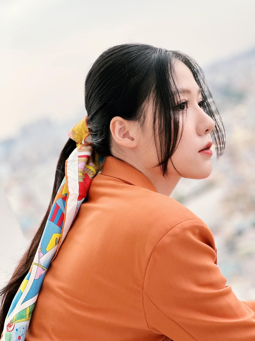 Uyển Ân của 'Nhà bà Nữ': 'Anh Thành là niềm tự hào của ba mẹ, không có gì buồn khi bị gọi là em gái Trấn Thành'  - Ảnh 3.