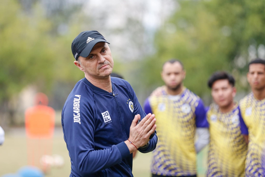 HLV Hà Nội FC khẳng định Văn Hậu rời đi không ảnh hưởng đến chất lượng đội hình - Ảnh 1.