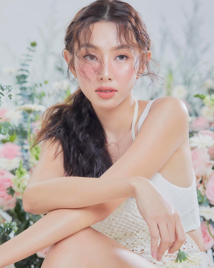 Thùy Tiên đẹp tựa tiên nữ trong bộ ảnh đầu năm - Ảnh 3.