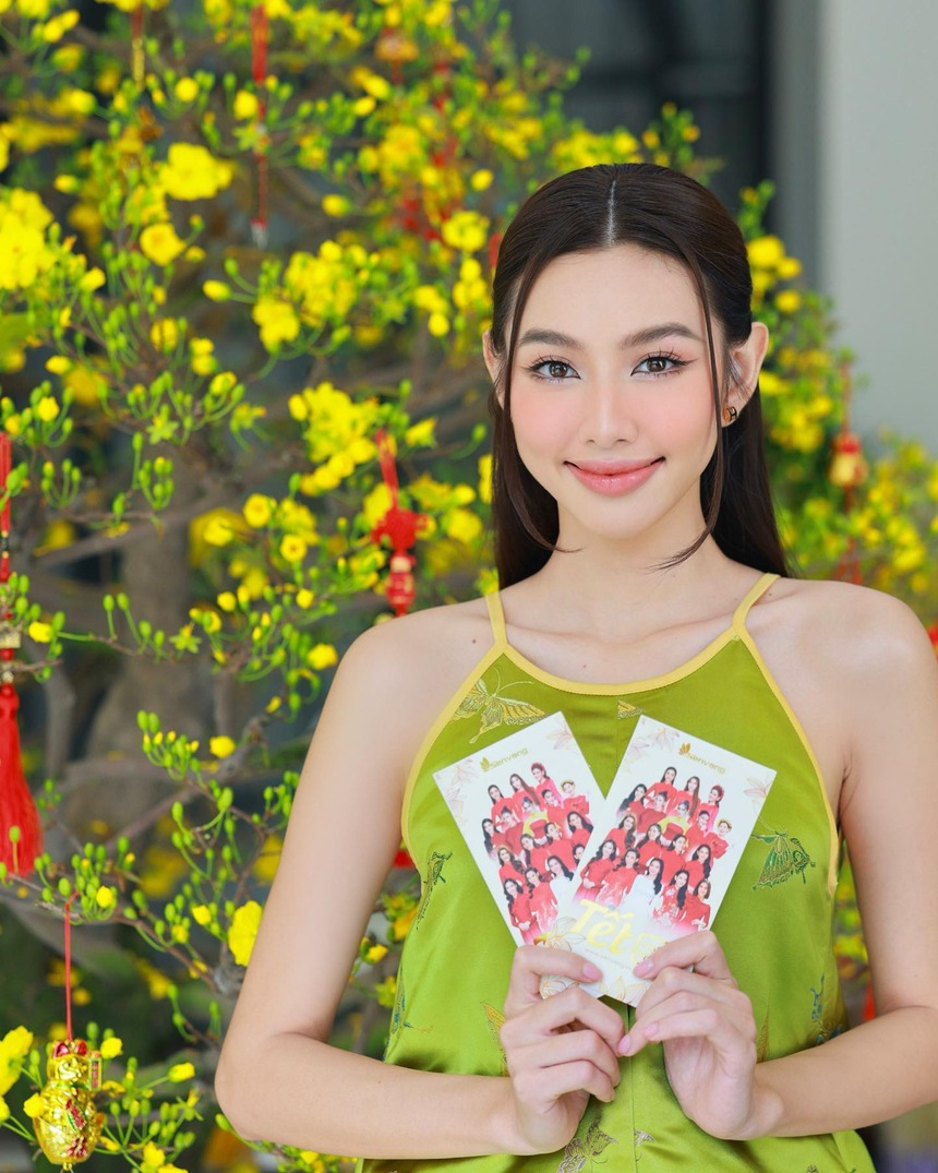 Thùy Tiên đẹp tựa tiên nữ trong bộ ảnh đầu năm - Ảnh 1.