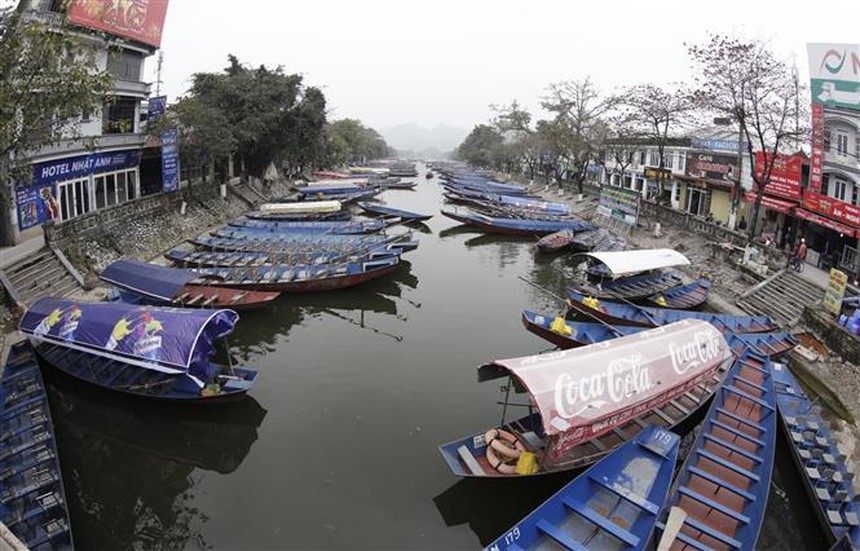 Gìn giữ nét đẹp văn hóa tâm linh của lễ hội chùa Hương - Ảnh 1.